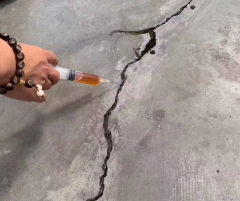 兴化混凝土裂缝修补技术详解​